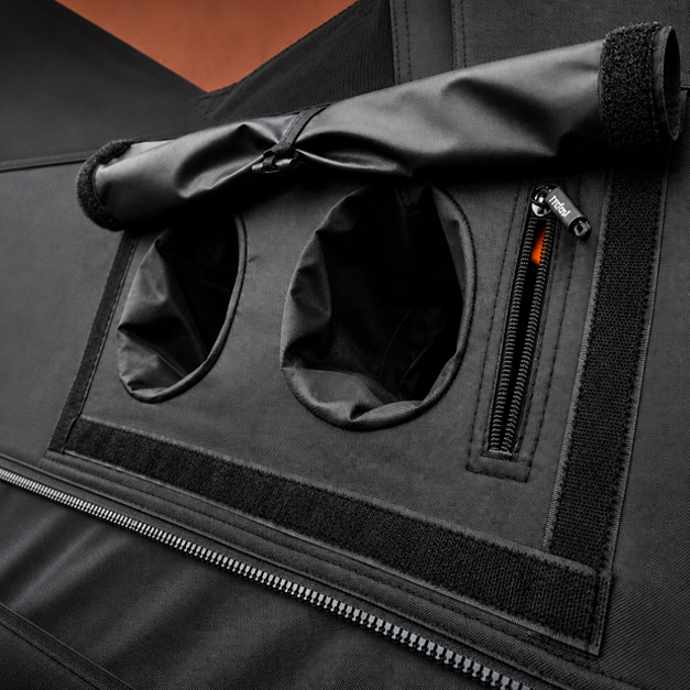 PlayDo Skiff utility openings and fabric detail